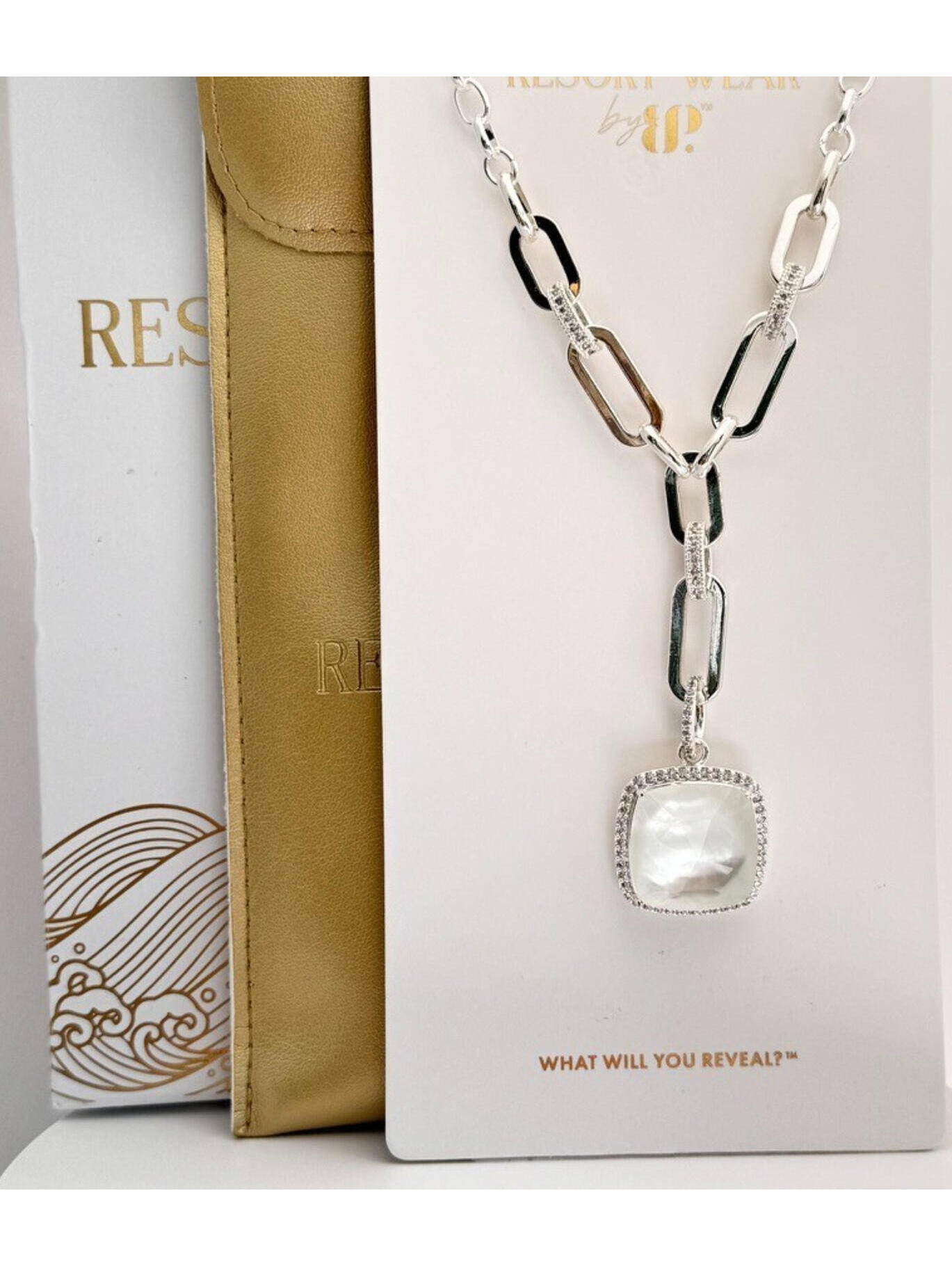 Bomb Party Resort Wear "The Emery Gray Necklace" Gen. Mother Of Pearl On Silver